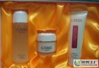 溫州伊琳達(dá)化妝品連鎖批發(fā) 專業(yè)補(bǔ)水套裝供應(yīng)，打造健康水潤(rùn)肌膚